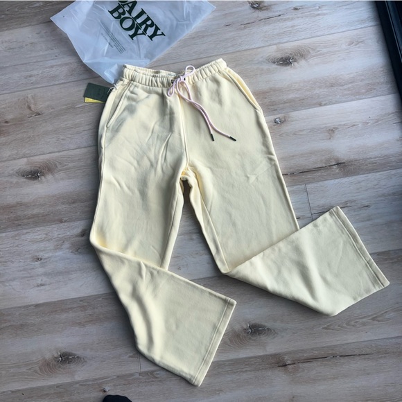 NWT Dairy Boy Milk Bottle sweatpants in Yellow - Picture 16 of 16